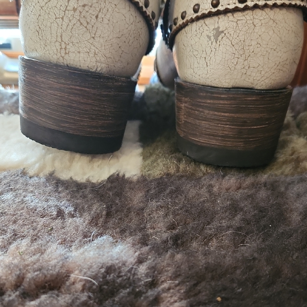 Double D Ranch White Western Boots with Red and Blue Accents - Picture 5 of 7
